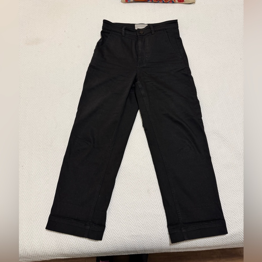 Everlane Slim leg Crop pants. washed black, size 4, brand new. Discontinued.